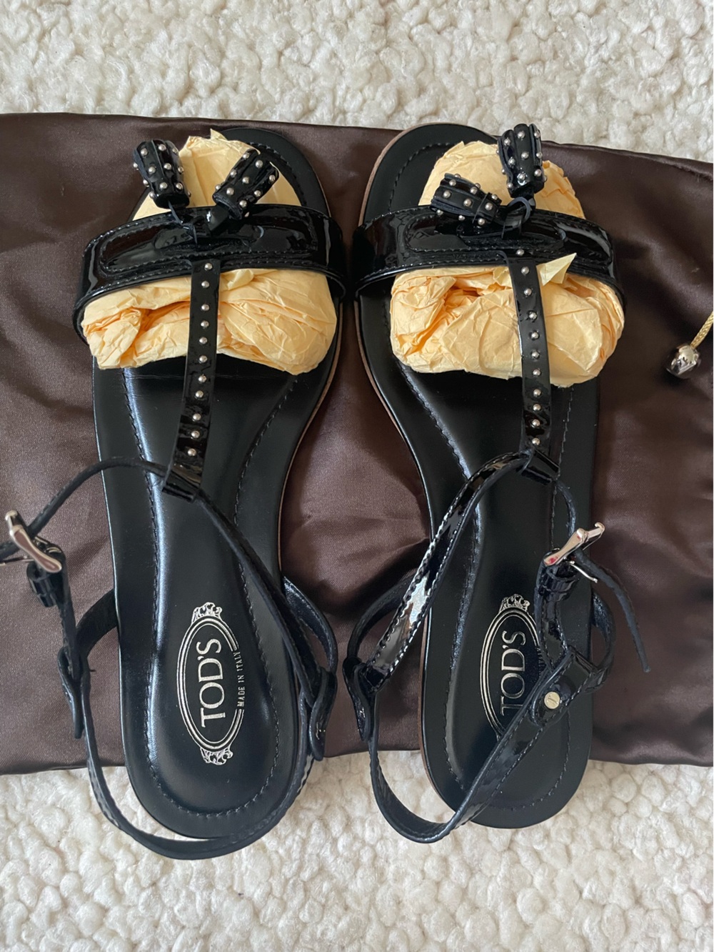 TOD'S Black Patent Leather T-Strap Sandals